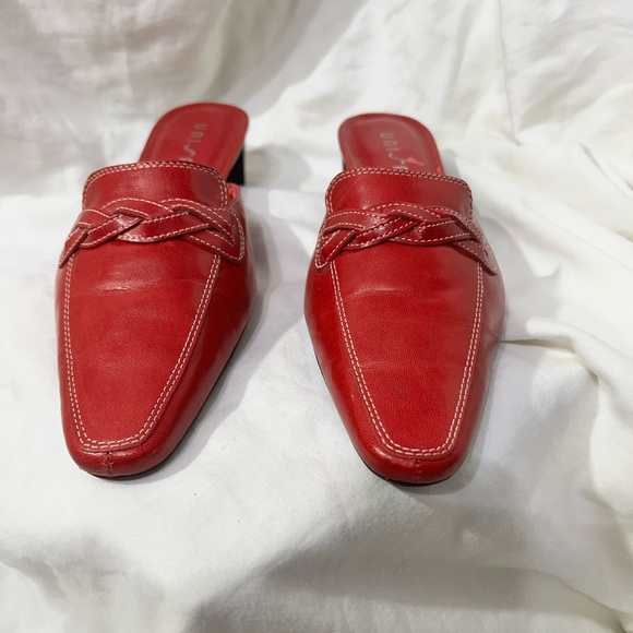 🔥🔥Unisa Red Leather Open Back Mules Slip On Shoes Size 8B Heels 1 3/4 Height. - Picture 4 of 15